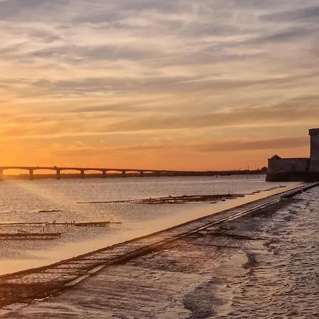 Hébergement de vacances Stunning In Saint-georges-de-didon