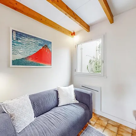 Stunning In Saint-georges-de-didon Hébergement de vacances Saint-Georges-de-Didonne