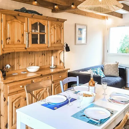 Сasa de vacaciones 2 Bedroom Lovely In Saint-georges-de-didon