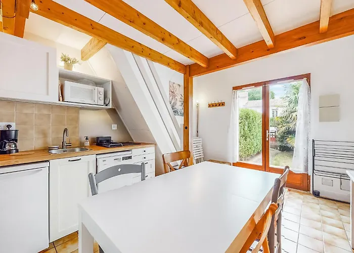 Stunning In Saint-georges-de-didon Сasa de vacaciones Saint-Georges-de-Didonne