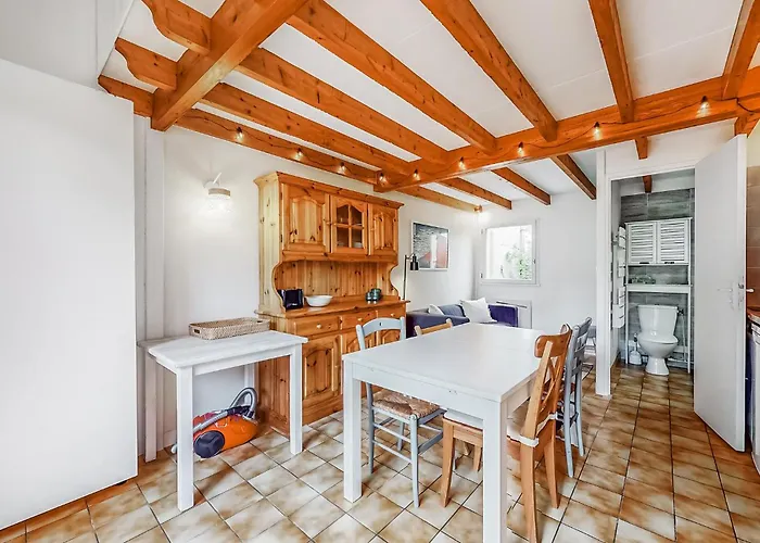 Stunning In Saint-georges-de-didon Сasa de vacaciones Saint-Georges-de-Didonne